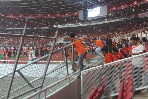Pengerusakan Fasilitas...