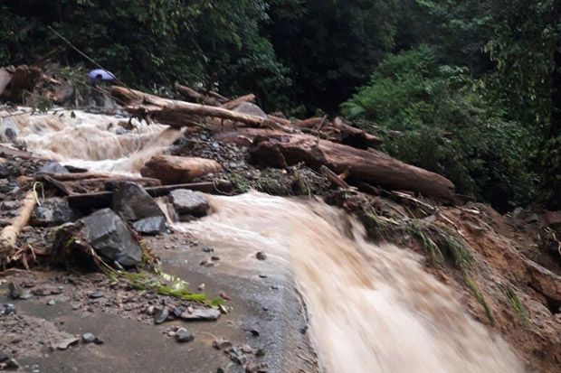 Jalan Tapan-Sungaipenuh...