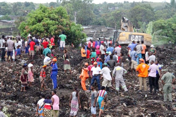 Gunungan Sampah Longsor...
