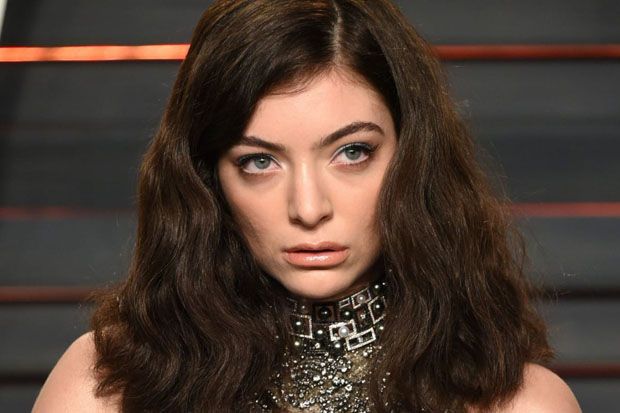 Gara-Gara Jerawat, Lorde...