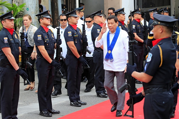 AS Sebut Duterte Ancaman...
