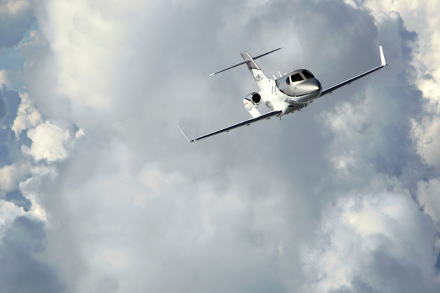 Honda Jet Sabet Pesawat...