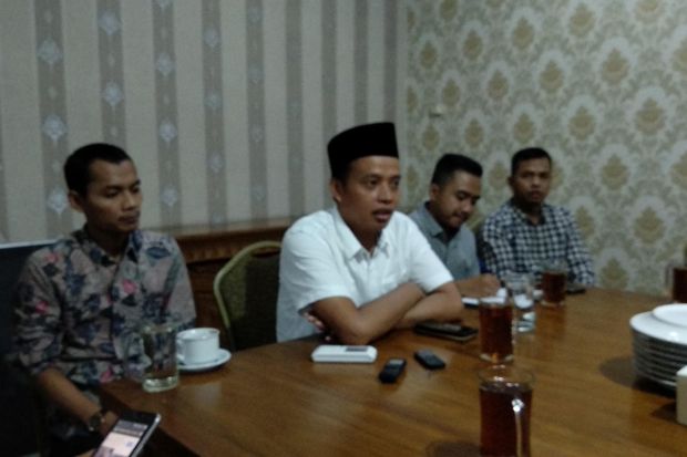 Densus 26 Imbau Warga...