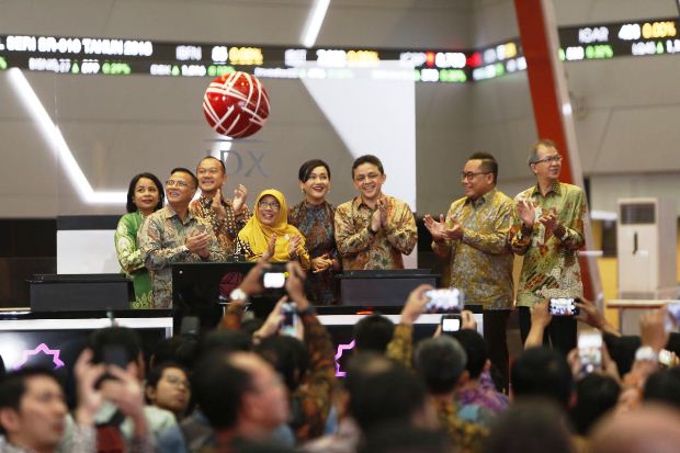 MNC Sekuritas Hadiri...