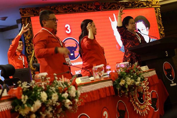 Megawati Instruksikan...