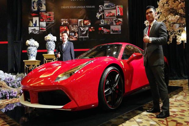 Seksinya Ferrari Tailor-Made...