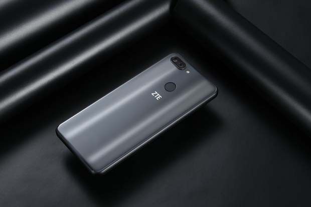 Blade V9 dan V9 Vita,...