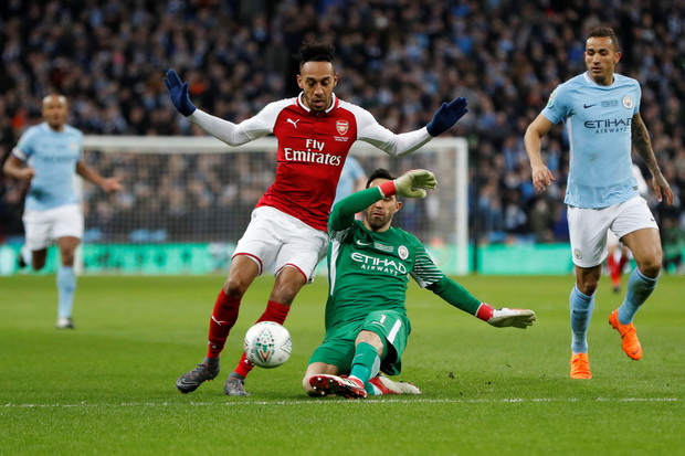 Tumbangkan Arsenal,...