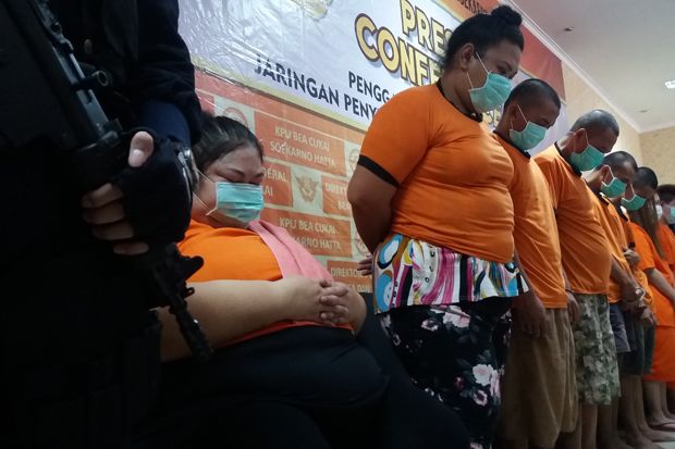 Selundupkan 2,4 Kg Sabu,...