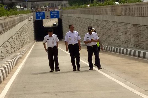 Resmikan Underpass Kartini,...