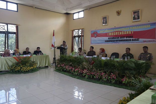 Bupati Kobar Nurhidayah...