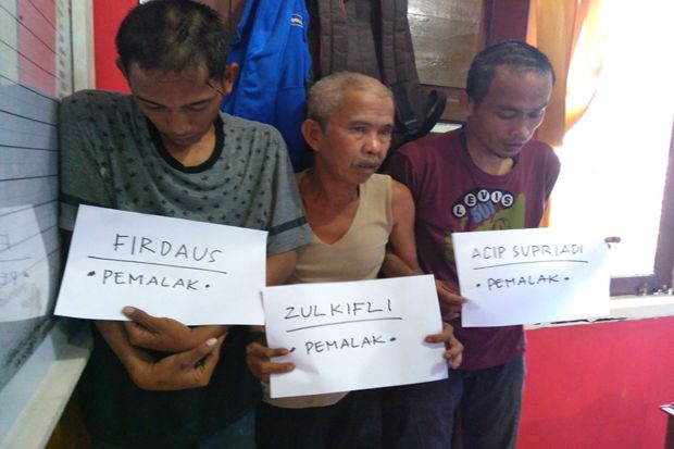 Palak Kapolsek Lewat,...