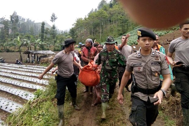 Longsor Terjang Wonosobo,...