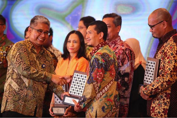 Petrokimia Gresik Raih...