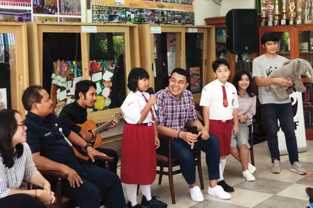 Tulus Jadi Teman Gajah...