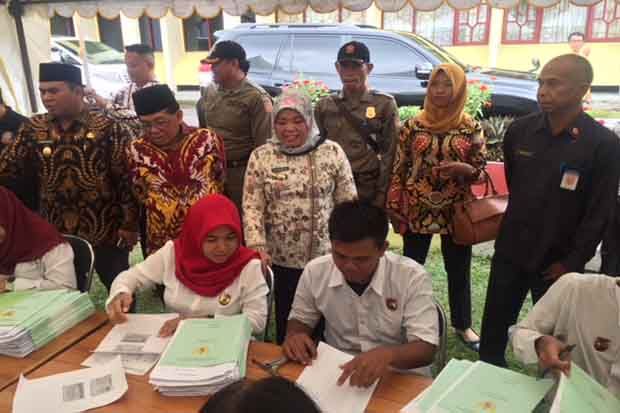 Bupati Gelar Rapat Tentang...