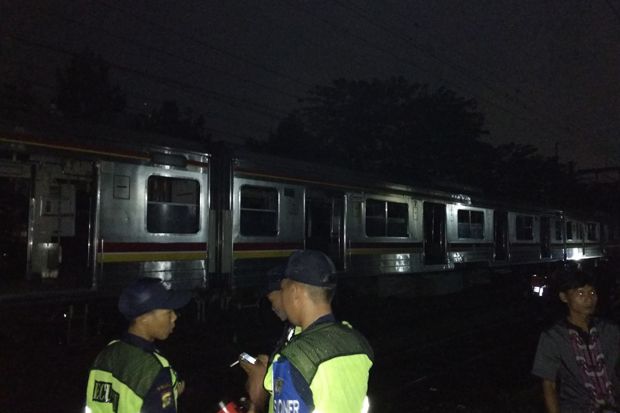 KRL Tanah Abang-Serpong...