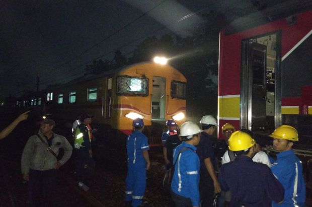 KRL Tanah Abang-Serpong...