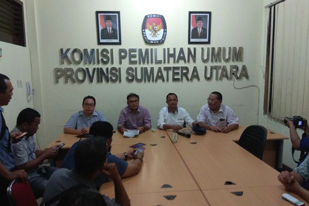 KPU Sumut Tunggu Salinan...