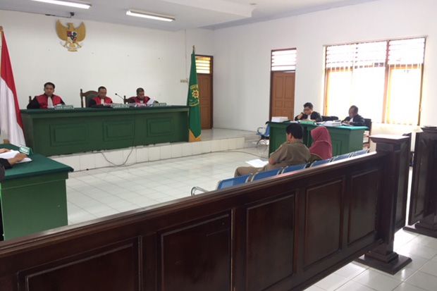 Sidang Penyerobotan...