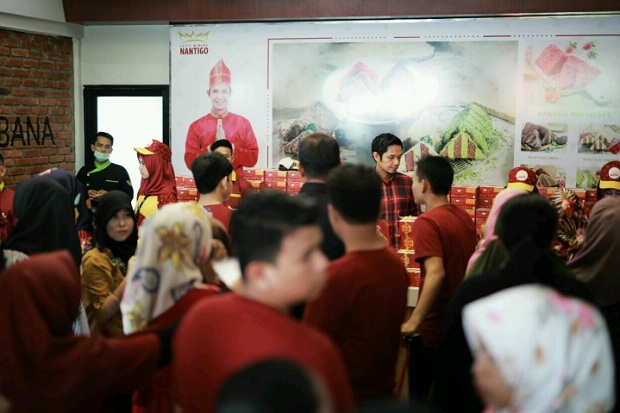 Bisnis Makin Maju, Dude...