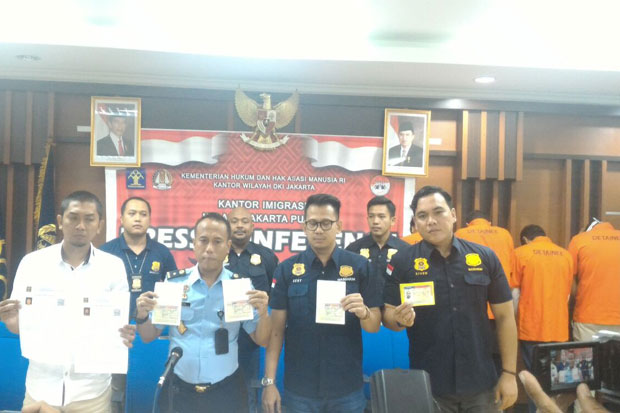 Empat Warga Negara India...