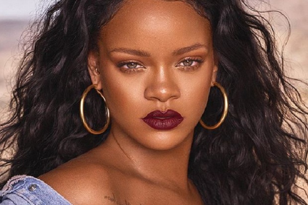 Rihanna Geluti Bisnis...