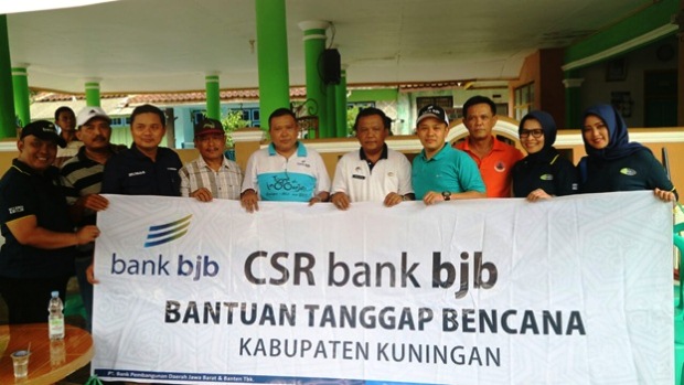 Bank Bjb Serahkan Bantuan...
