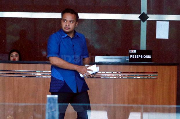 Tahan Keponakan Setya...