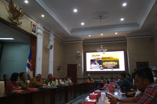 Jelang Operasional Tol...