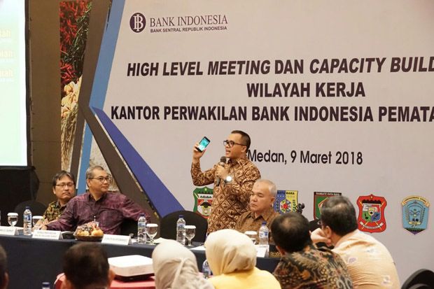 Di Medan, Bupati Anas...