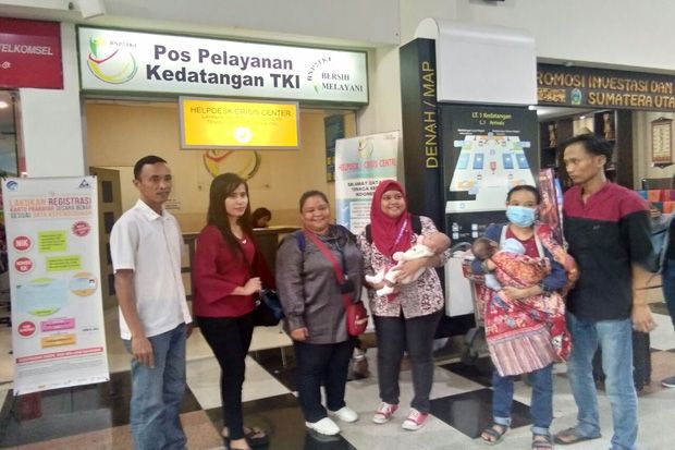Bayi Perempuan Berusia...