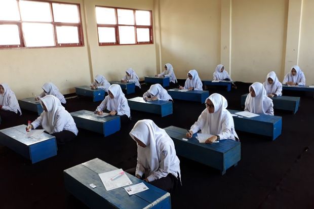 Pertama Kali, Pendidikan...