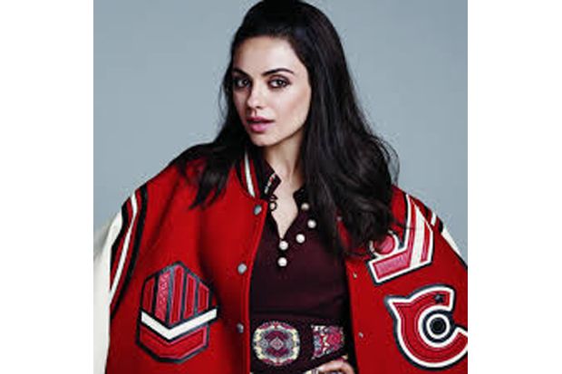 Cantik ala Mila Kunis