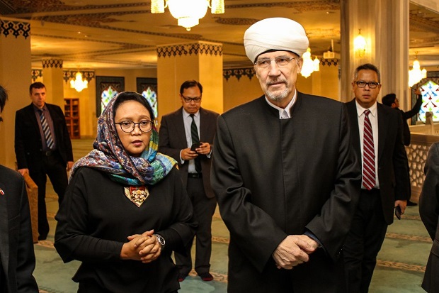 Temui Ulama Rusia, Menlu...