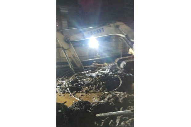 Pipa Gas di Depan Gedung...