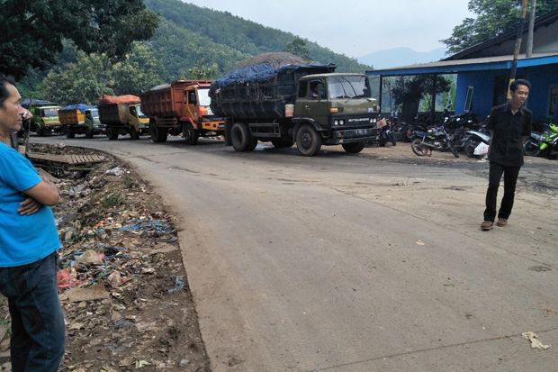 Pengerasan Jalan di...