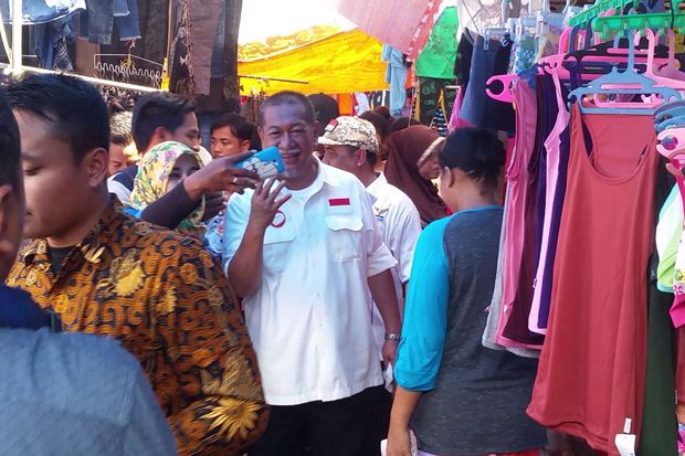 Blusukan di Pasar Jatibarang,...