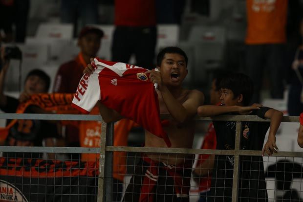 Pelatih Song Lam Tersihir...