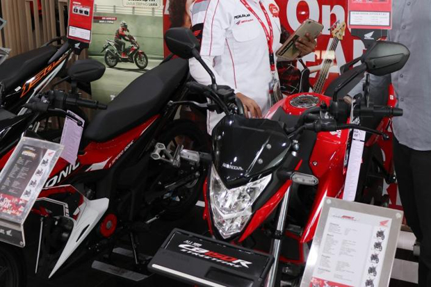 Penjualan Honda CB150R...