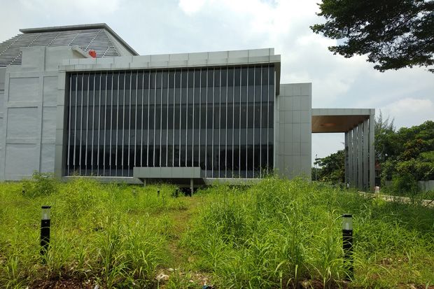 Target Meleset, Pembangunan...