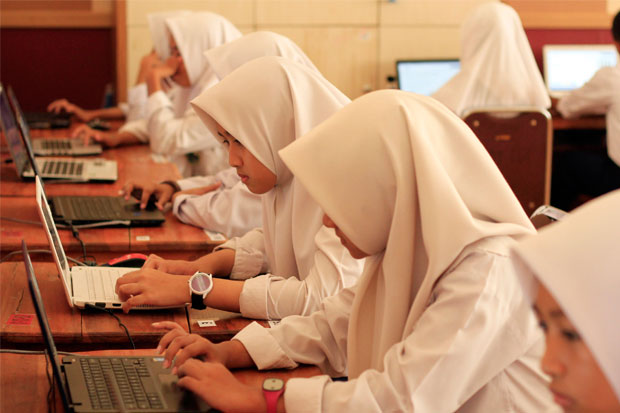 1,7 Juta Pelajar dari...