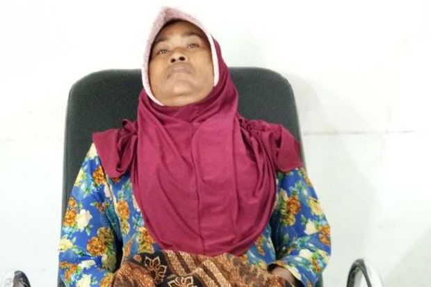 Seusai Salat Magrib,...