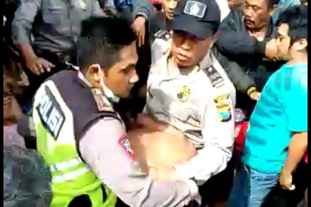 Dua Pelaku Jambret Diamuk...