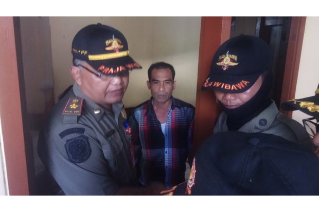 4 Pasang Tua-Tua Keladi...