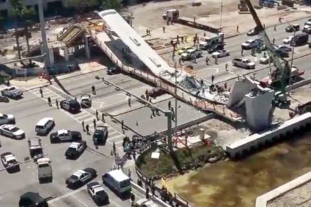 Jembatan Ambruk di Florida,...