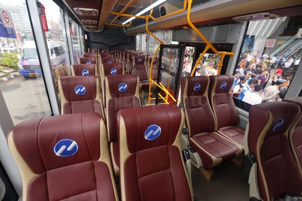 PT Transjakarta Turunkan...