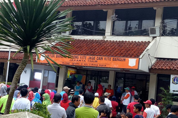 Hadiri Jalan Sehat,...
