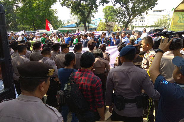 JR Saragih Diperiksa,...