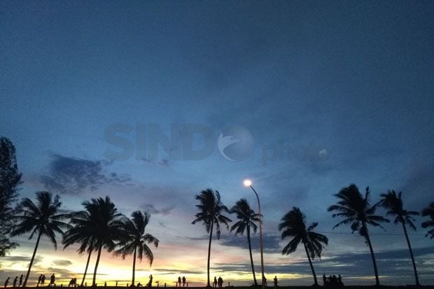 Menikmati Indahnya Senja...